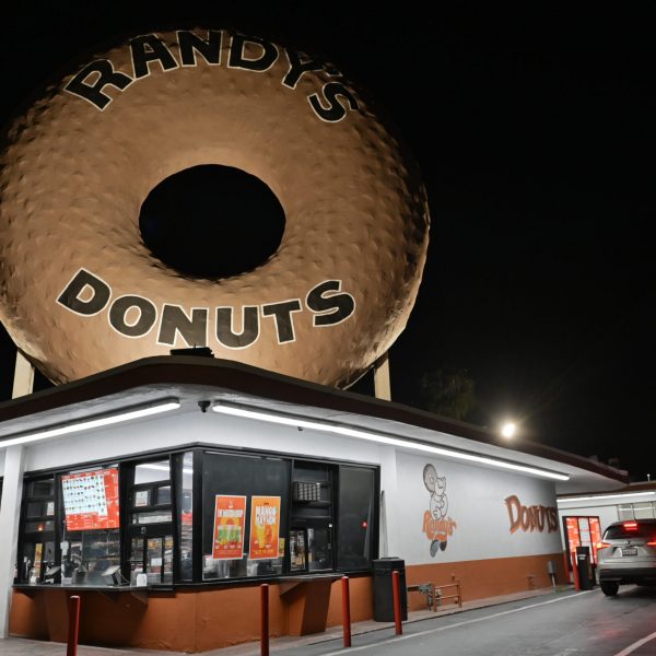 Randy_s Donut Lighting Modern Lightscapes-18